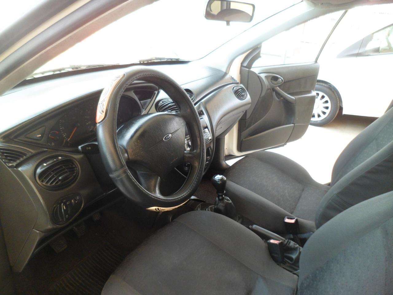 Ford Focus 1.8 TDCi 5p gancio traino full 00