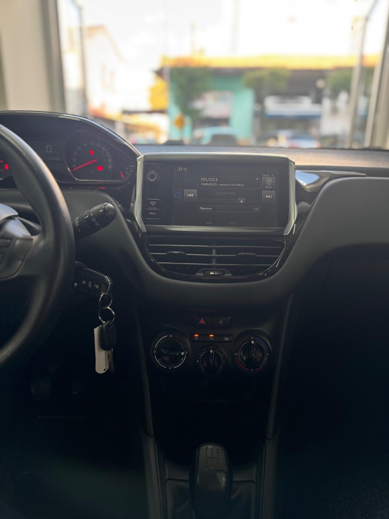 Peugeot 208 1.4 HDi 68 CV 5 porte Allure
