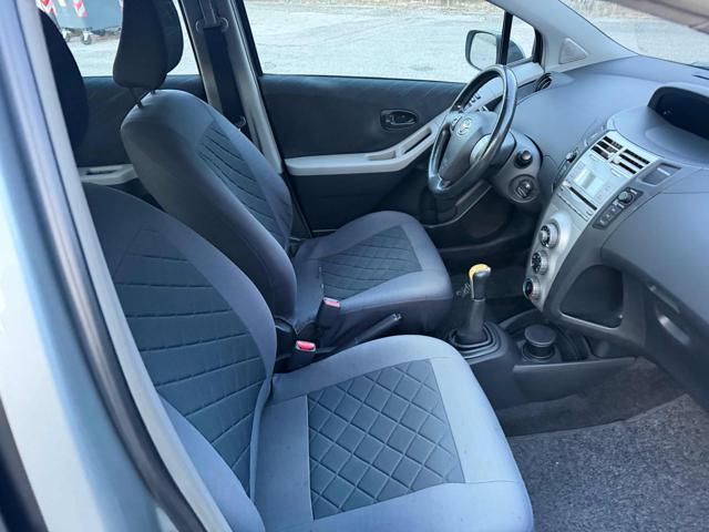 TOYOTA Yaris 108,985km 1.3 5p Sol senza nessun lavoro da fare