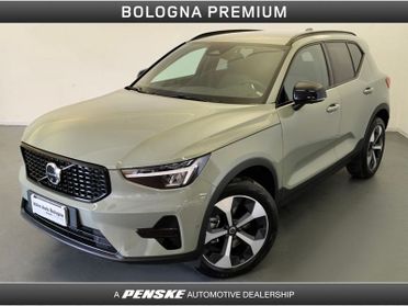 Volvo XC40 B3 automatico Plus Dark