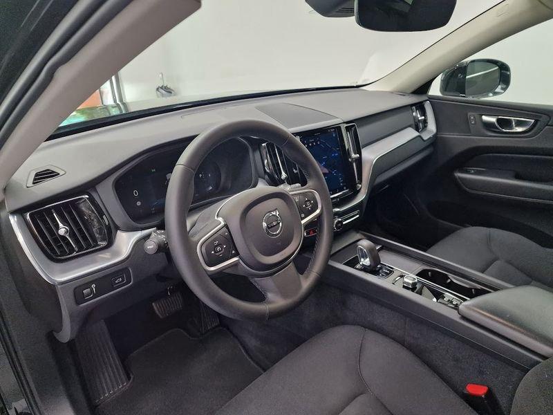Volvo XC60 B4 (d) AWD Geartronic Momentum AUTOCARRO N1