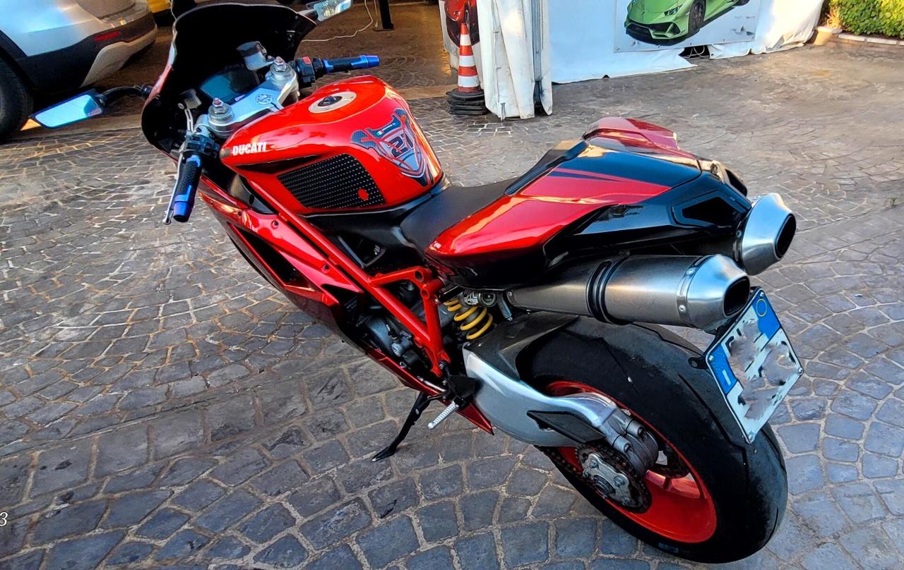 Ducati 848
