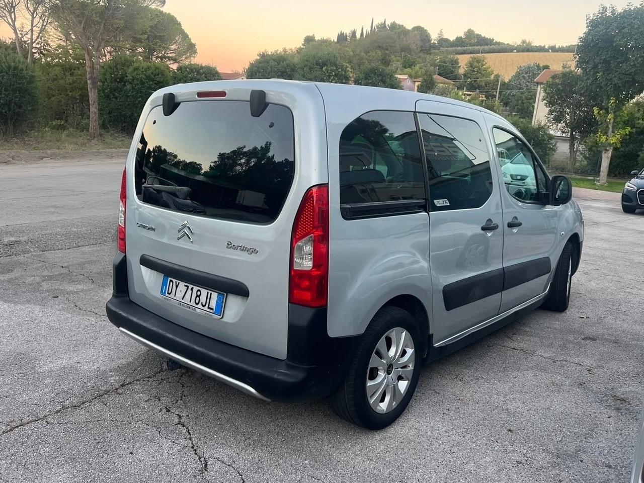 Citroen berlingo 5posti 1.6 HDi gancio traino Neopatentati