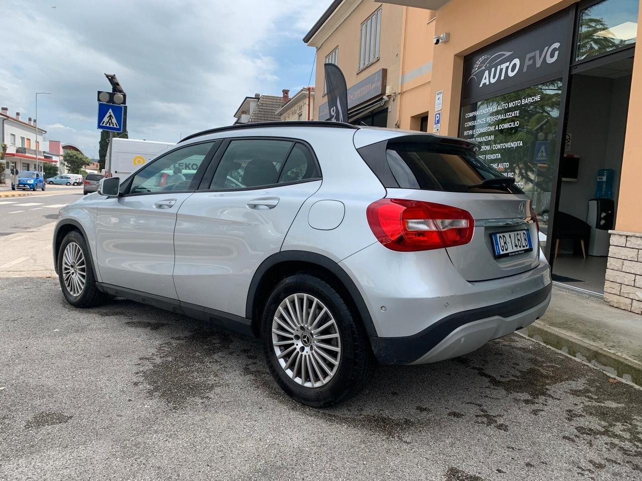 Mercedes-benz GLA 180 Business NEOPAT.