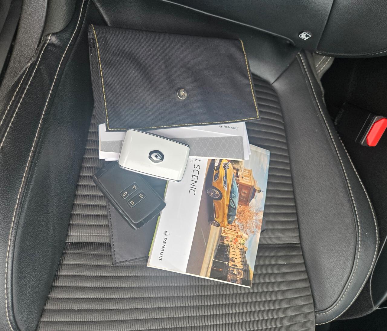 Renault Scenic Scénic TCe 160 CV EDC Initiale Paris