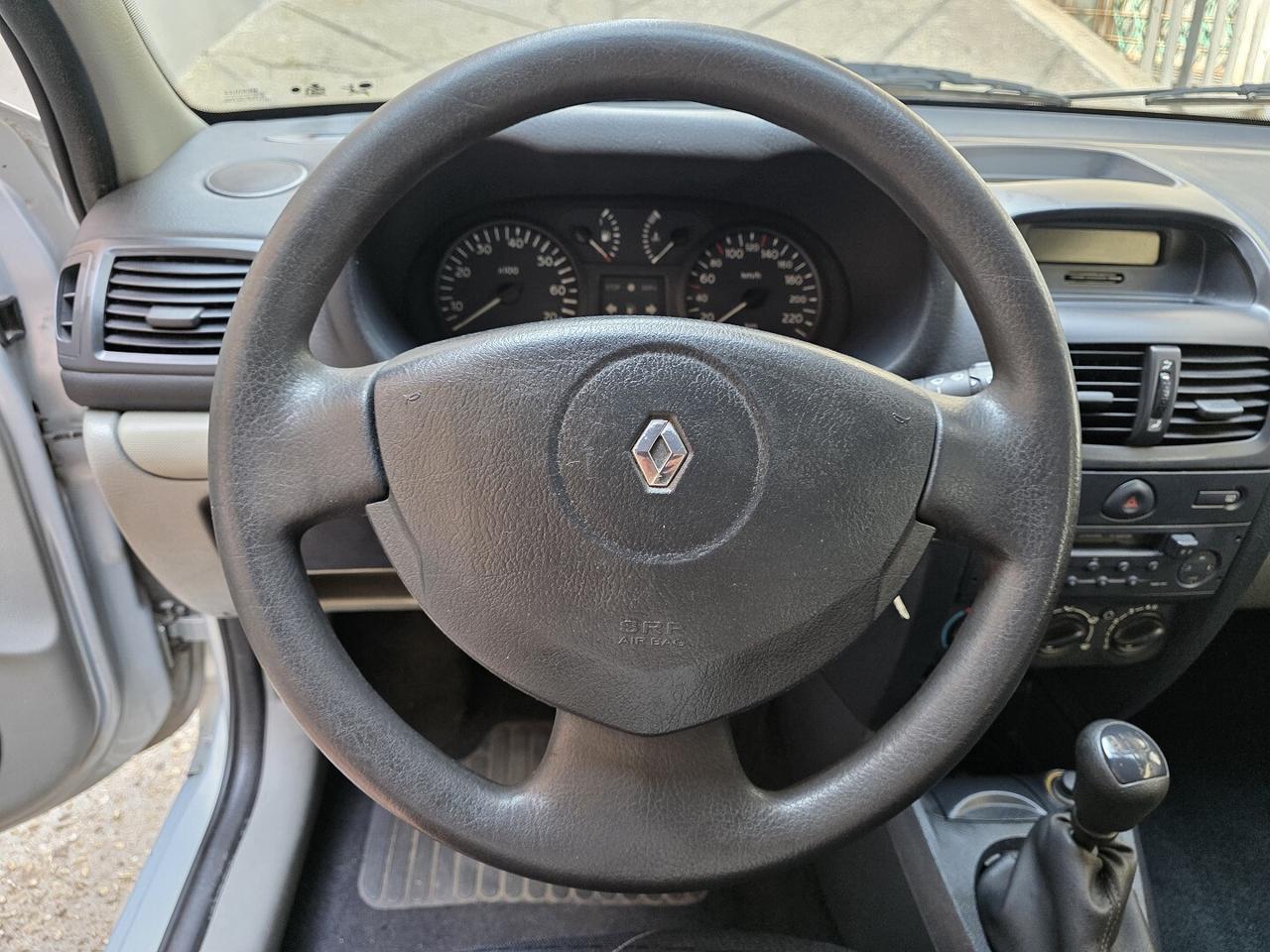 RENAULT CLIO - UNICO PROPRIETARIO