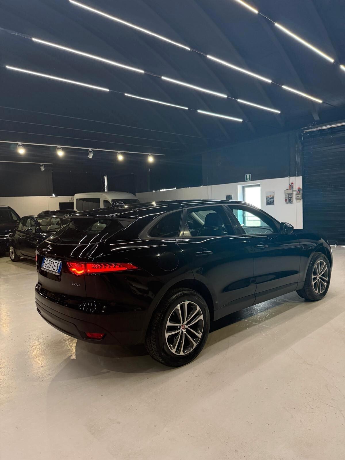 Jaguar F-Pace 2.0 D 180 CV Portfolio