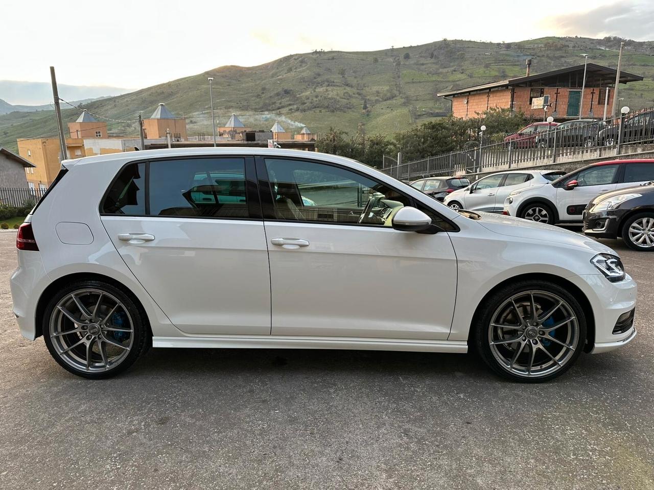 Volkswagen Golf 2.0 TDI 150 CV ALLESTIMENTO R-LINE