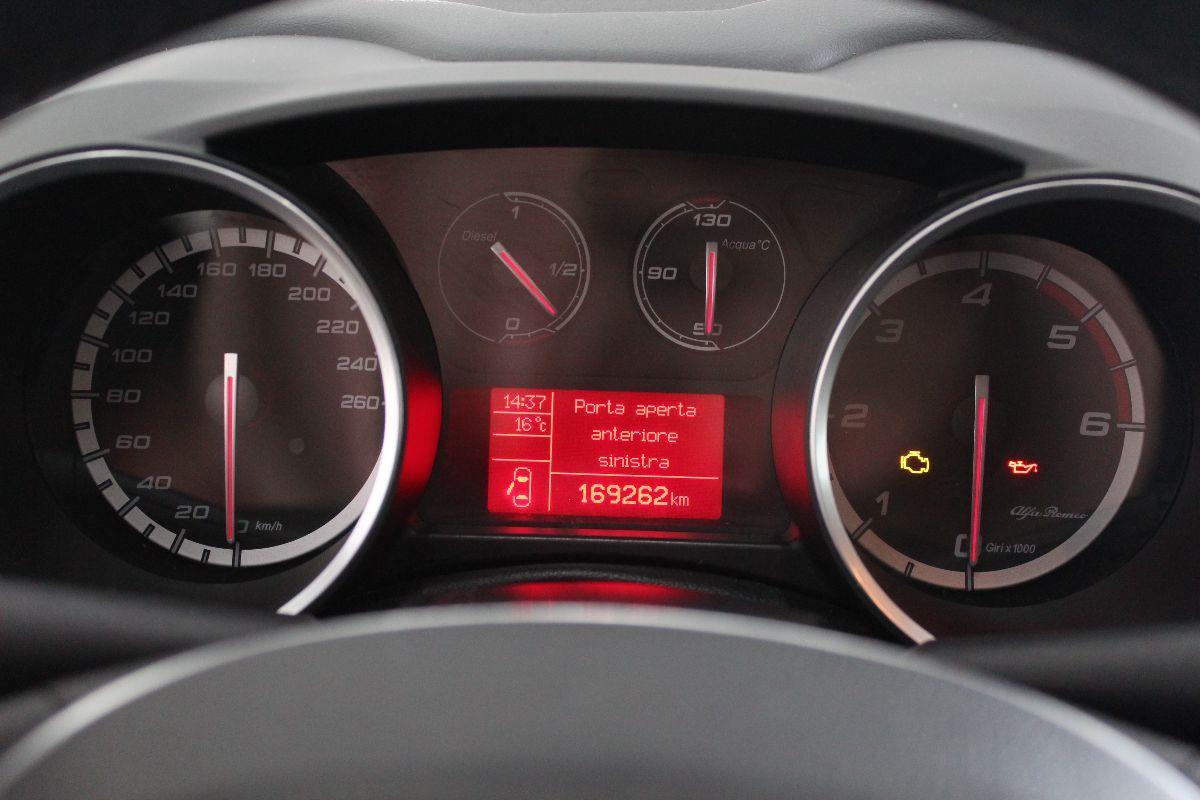 ALFA ROMEO - Giulietta - 1.6 JTDm-2 105 CV Distinctive