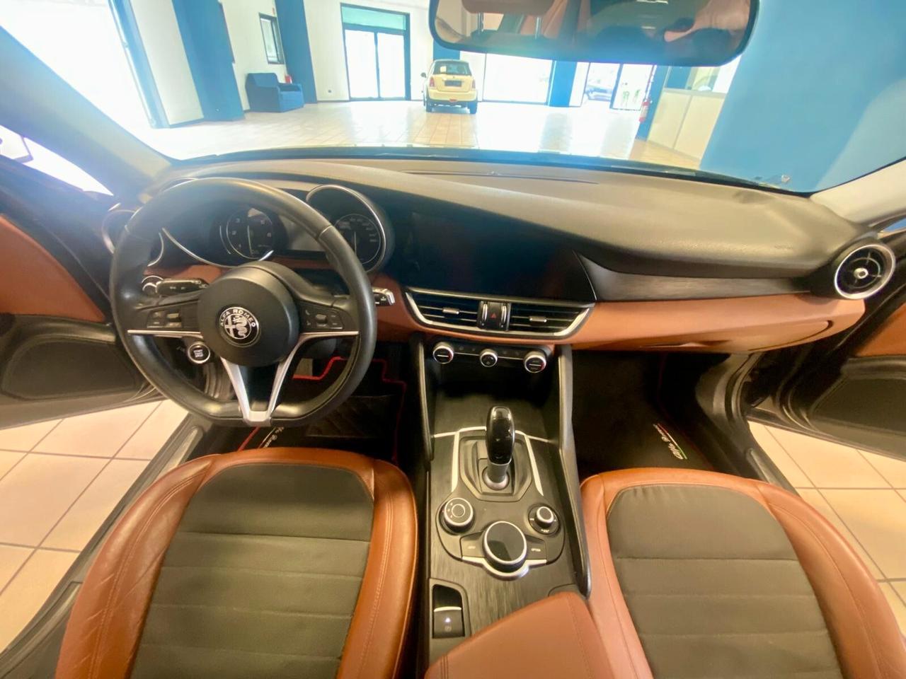 Alfa Romeo Giulia 2.2 Turbodiesel 180 CV AT8 Business Sport Launch Ed.