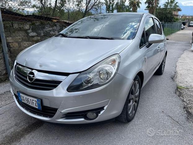 Opel Corsa 1.2 80CV 5 porte GPL-TECH Club