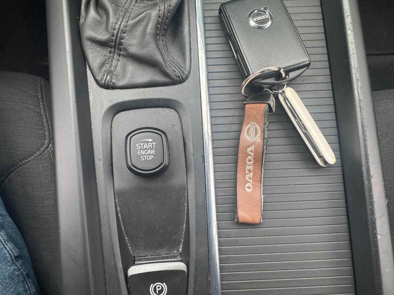 Volvo V60 2.0 d3 Momentum Business Pro auto my21