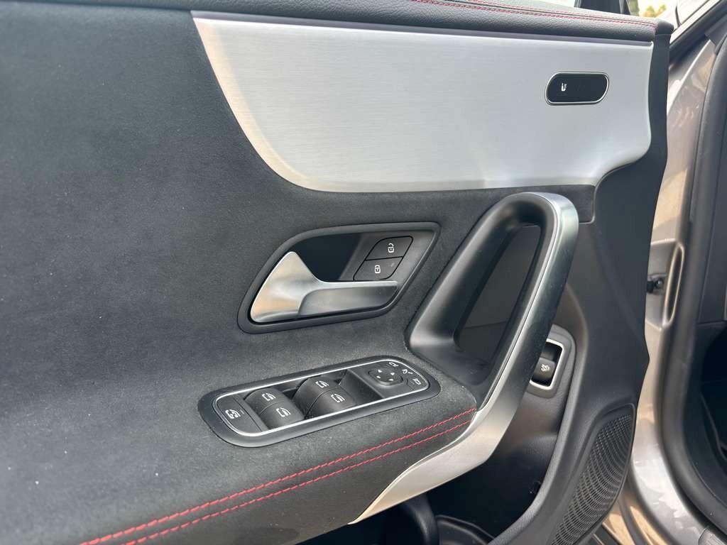 Mercedes-benz CLA 200 d Automatic Premium 2024 / KM 50.000 Tua a solo 349 Euro al mese