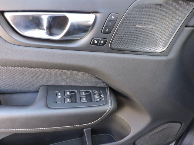 VOLVO XC60 T6 AWD PLUS DARK AUTOMATICA AZIENDALE