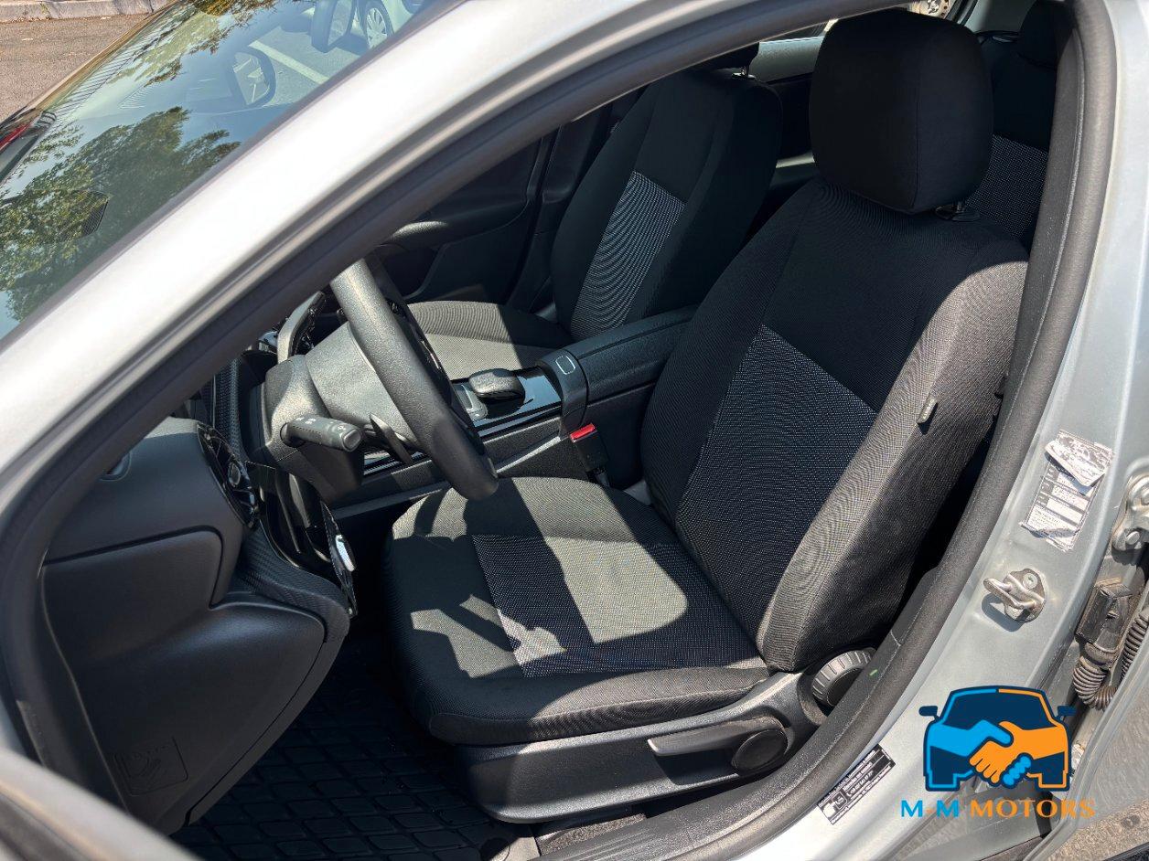 Mercedes A 180 Business 7G-DCT