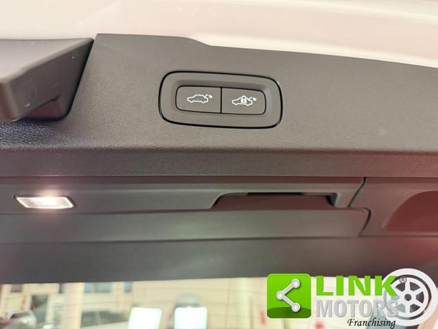 VOLVO V60 B4 (d) aut Ultimate Dark IVA ESP. GARANZIA 24