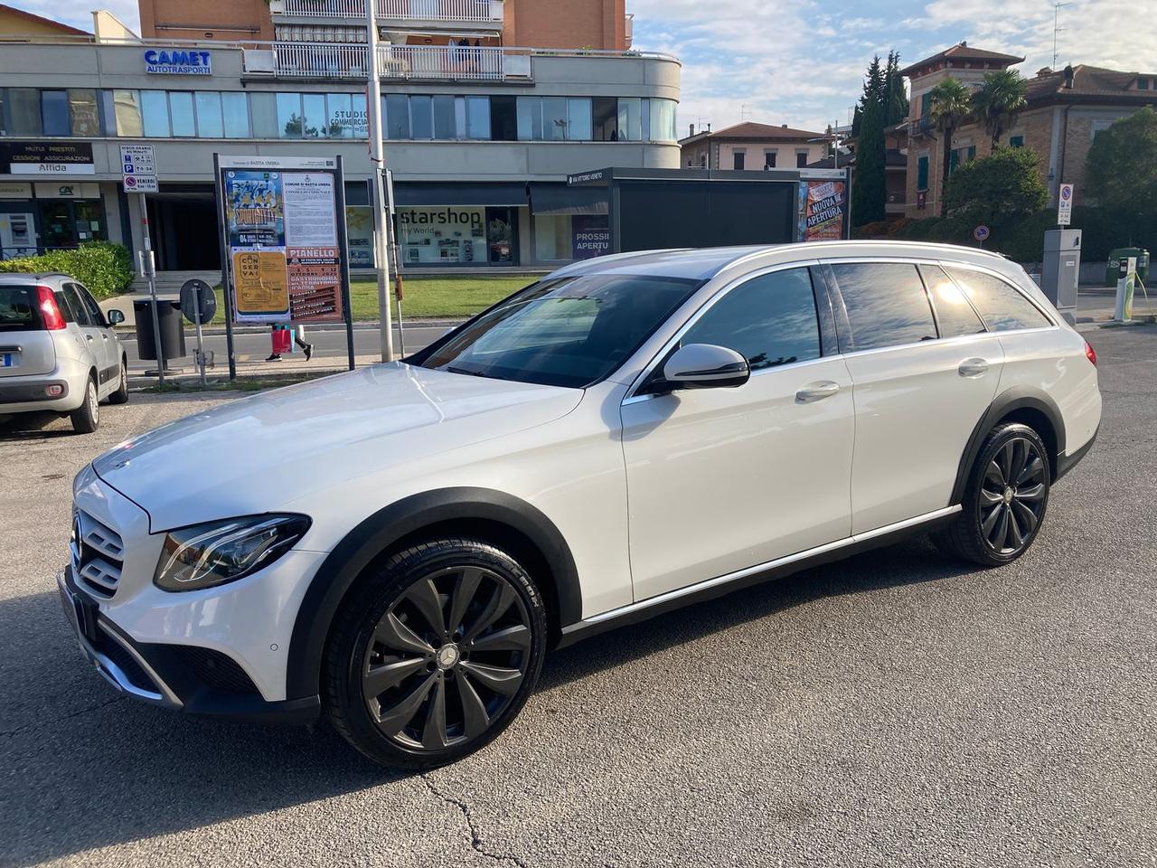 Mercedes-Benz E 220 E-Class E #6086