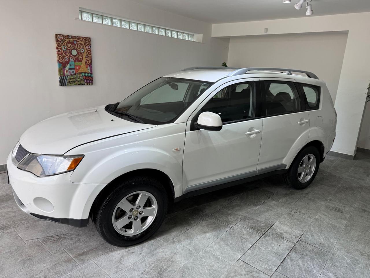 Mitsubishi Outlander 2.0 DI-D Invite DPF