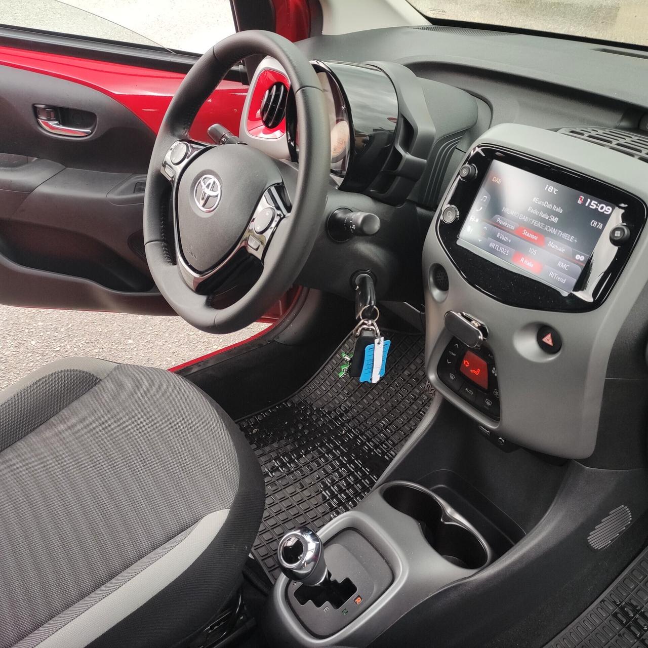 Toyota Aygo X 1.0 VVT-i 72 CV 5 porte Lounge Air S-CVT