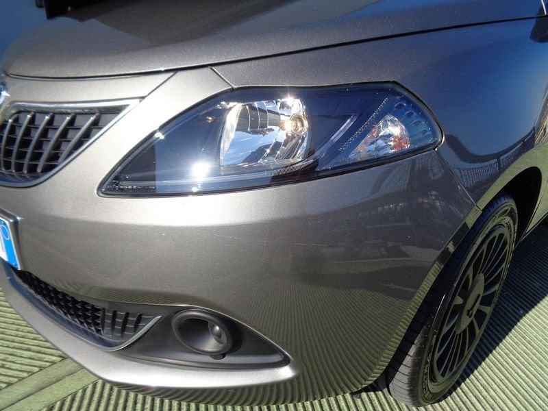 Lancia Ypsilon Ypsilon 1.0 FireFly 5 porte S&S Hybrid Ecochic Silver