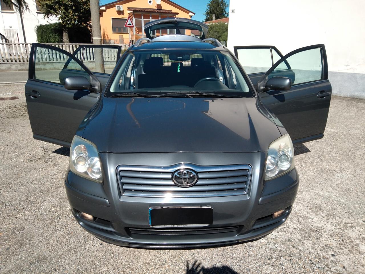 Toyota Avensis 2.0 D-4D 16V Station Wagon 6marce