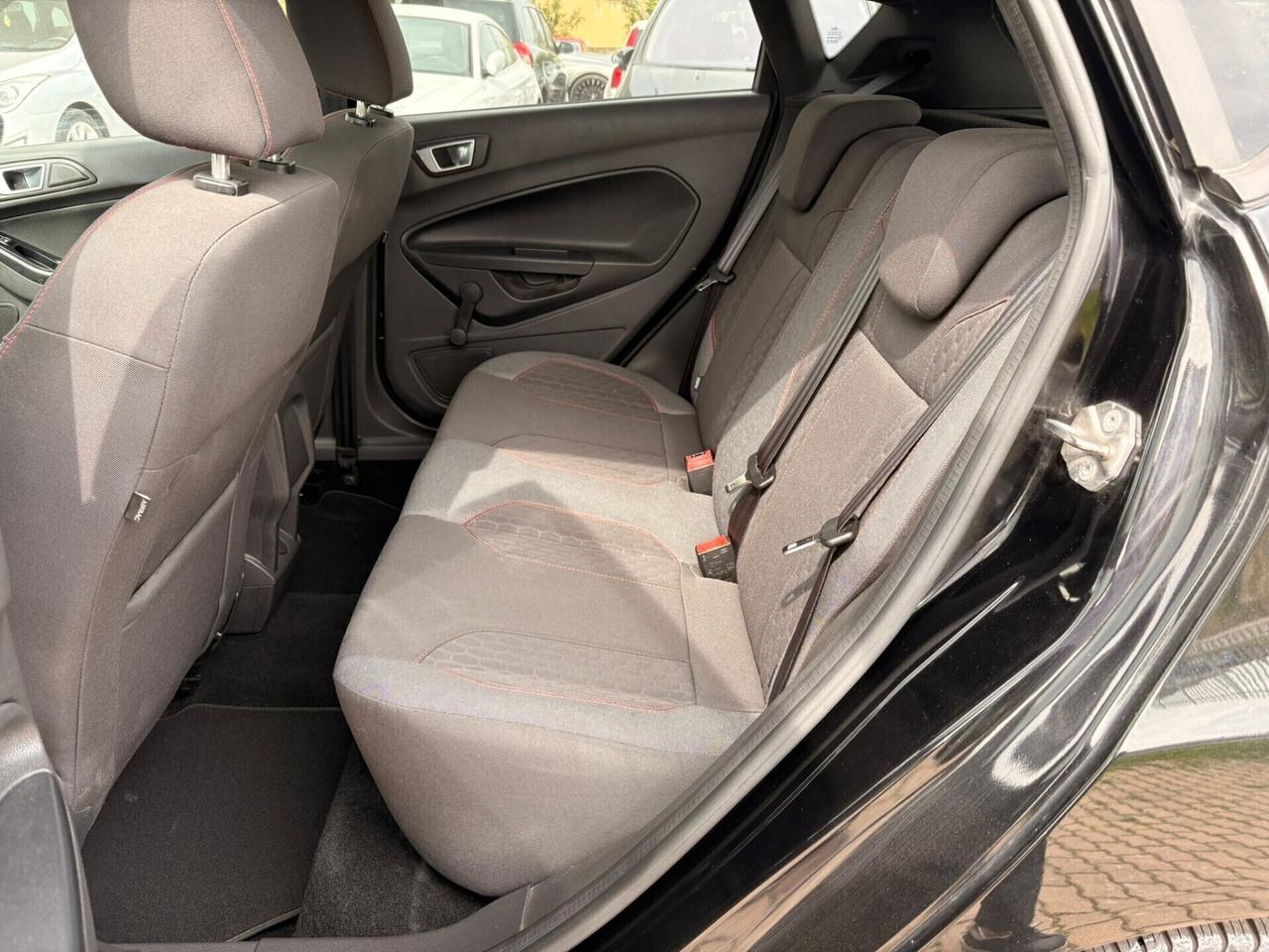 Ford Fiesta 1.5 TDCi 75CV 5 porte ST-Line