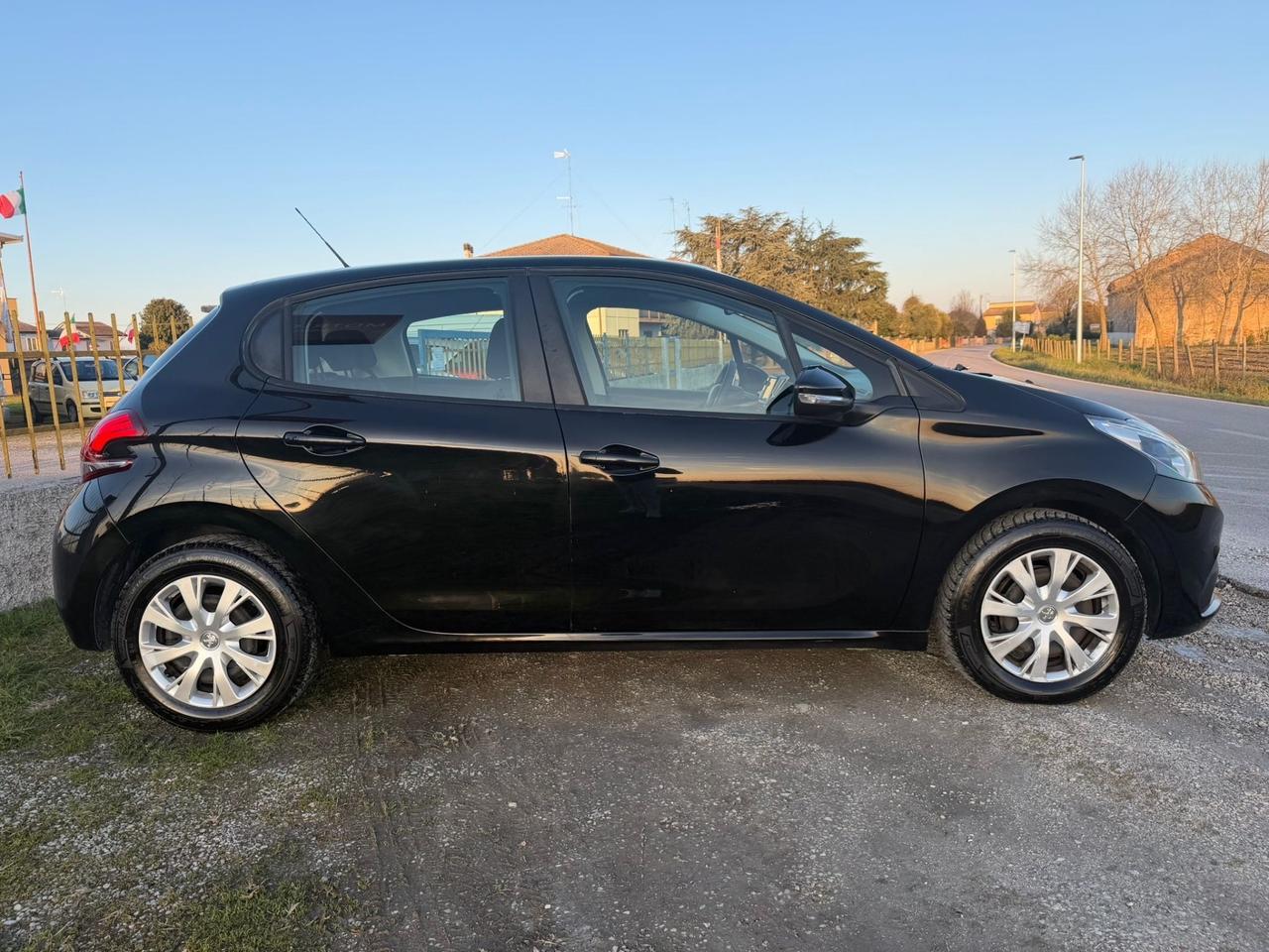 Peugeot 208 BlueHDi 75 5 porte Allure