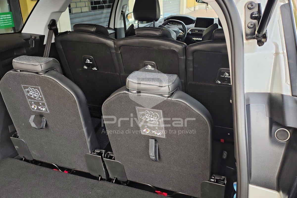 PEUGEOT 5008 BlueHDi 120 S&S EAT6 Allure