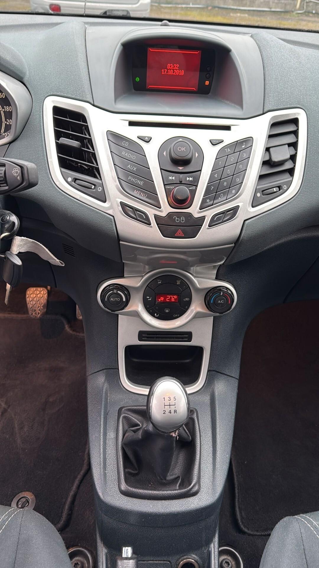 Ford Fiesta 1.4 TDCi 70CV 3 porte Titanium