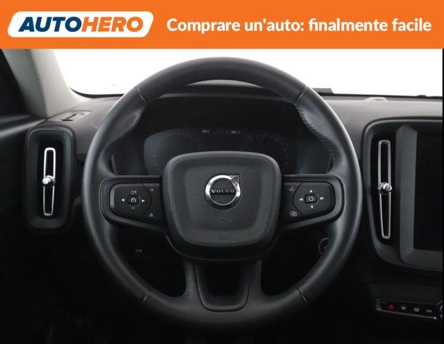 VOLVO XC40 T2 Momentum Core