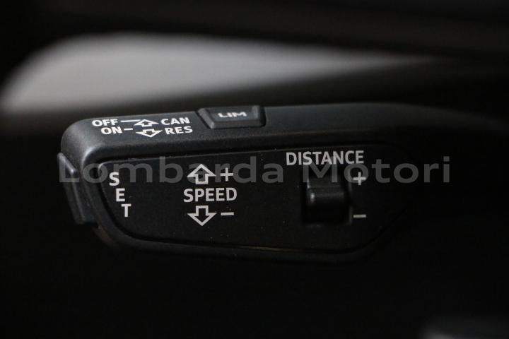 Audi A4 Avant 30 2.0 tdi mhev Business Advanced 136cv s-tronic