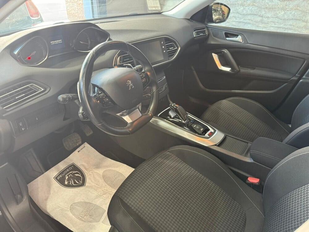 Peugeot 308 BlueHDi 130 S&S EAT 8 Business automatica