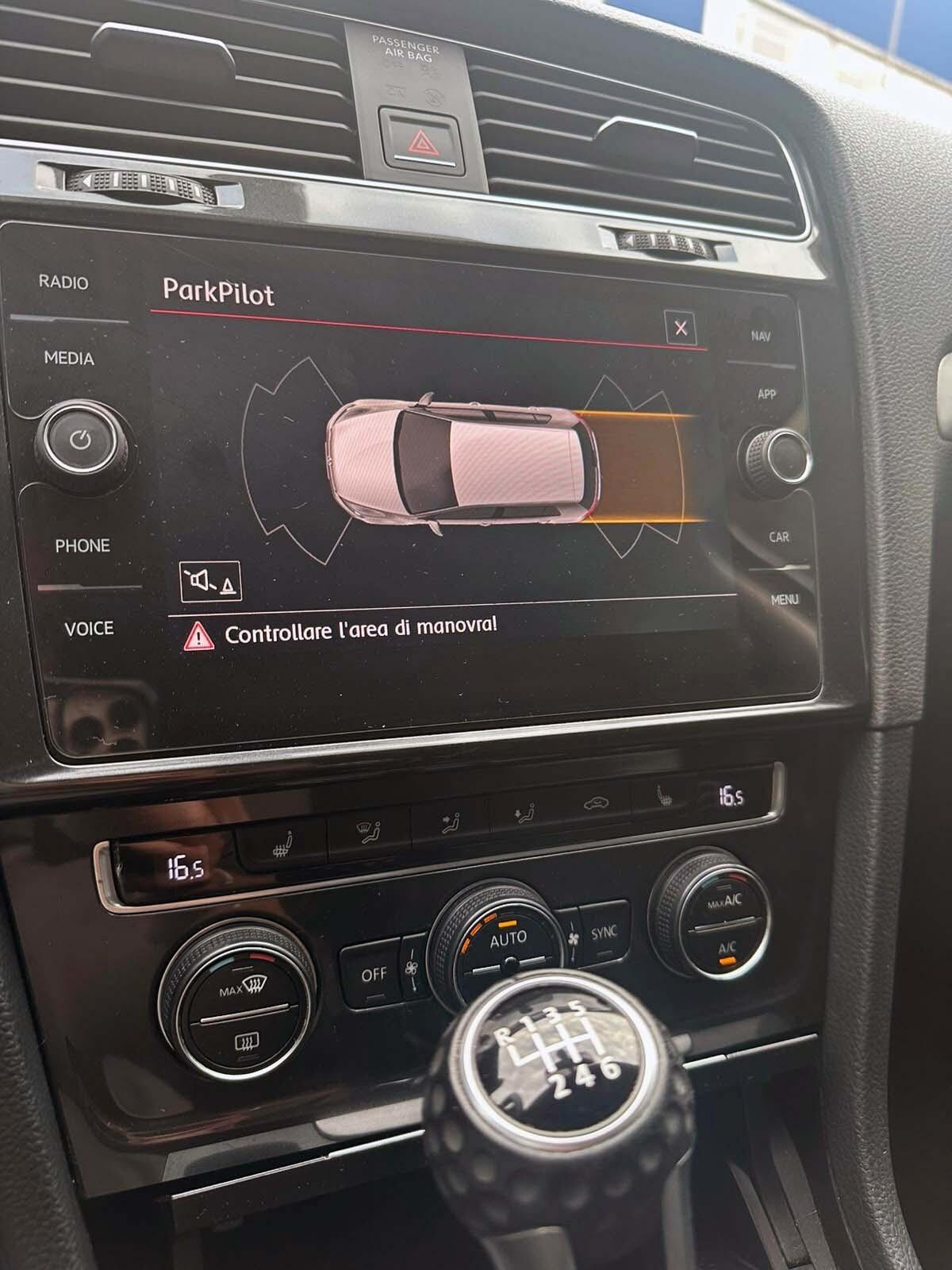 Volkswagen Golf Business 1.6 TDI 5p. 110 CV NAVIGATORE CAR PLAY SEDILI RISCALDATI PARK PILOT ANT E POST