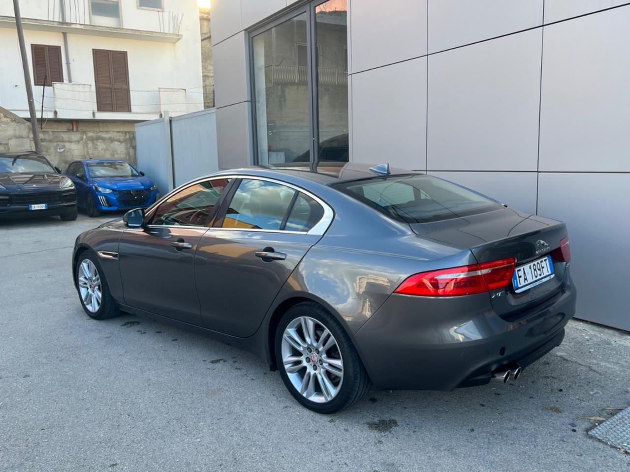 Jaguar XE 2.0 D Turbo 180CV aut. Prestige