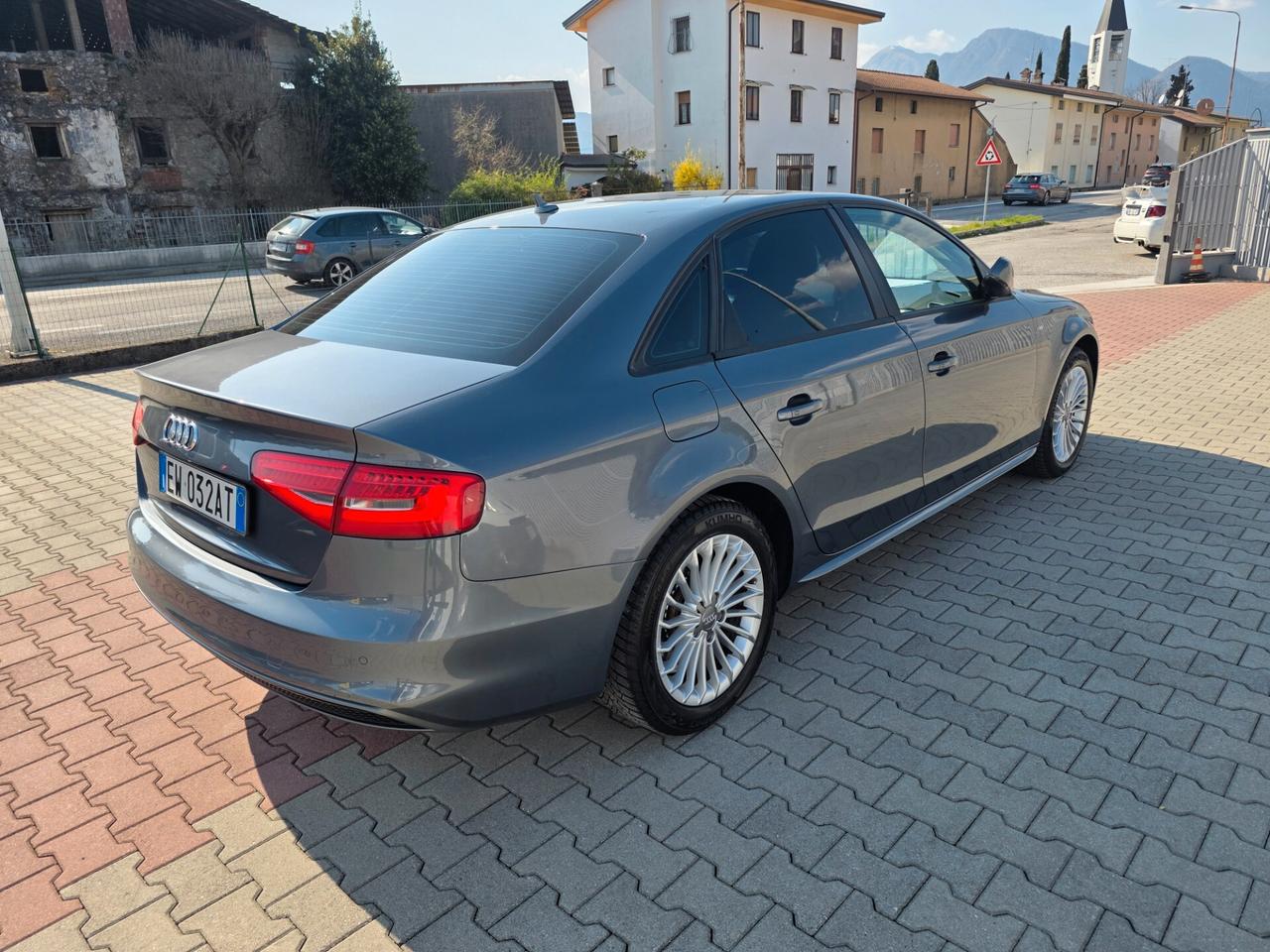 Audi A4 2.0 TDI 177 CV 4x4 full sport