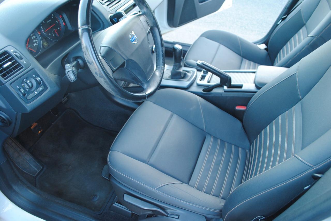 Volvo V50 D4 R-design 1.6d 114 cv