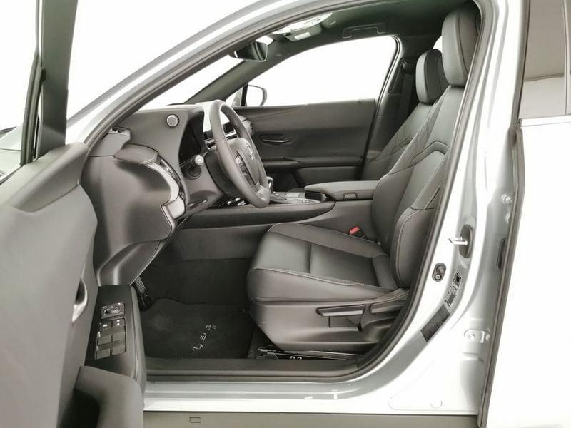 Lexus UX UX250H 2.0H ECVT 2WD DES MY23