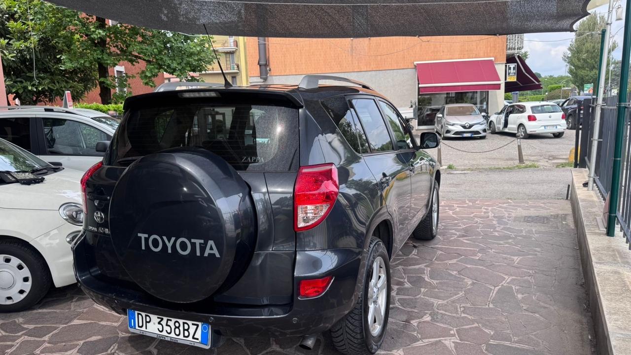 Toyota RAV 4 RAV4 2.2 D-4D 136 CV DPF Luxury