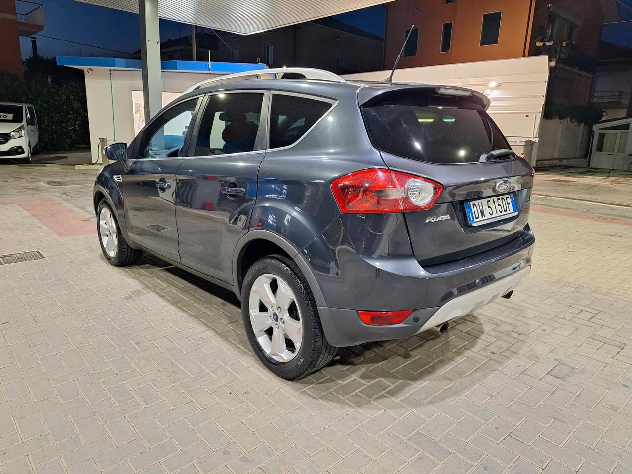 Ford Kuga 2.0 TDCi 136 CV 4X4 Titanium Tetto PELLE TEL CRUIS OTTIMA