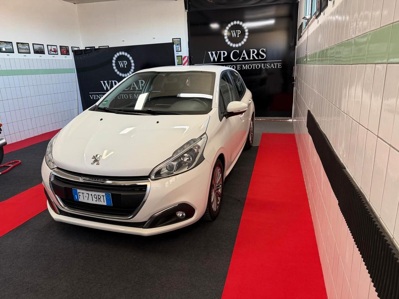 Peugeot 208 PureTech 82 Stop&Start 5 porte Signature