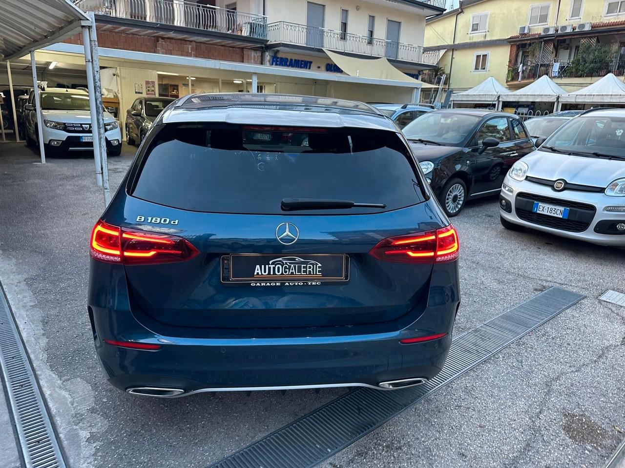 ELEGANZA DISARMANTE! B180 AMG STRAFULL/MOZZAFIATO
