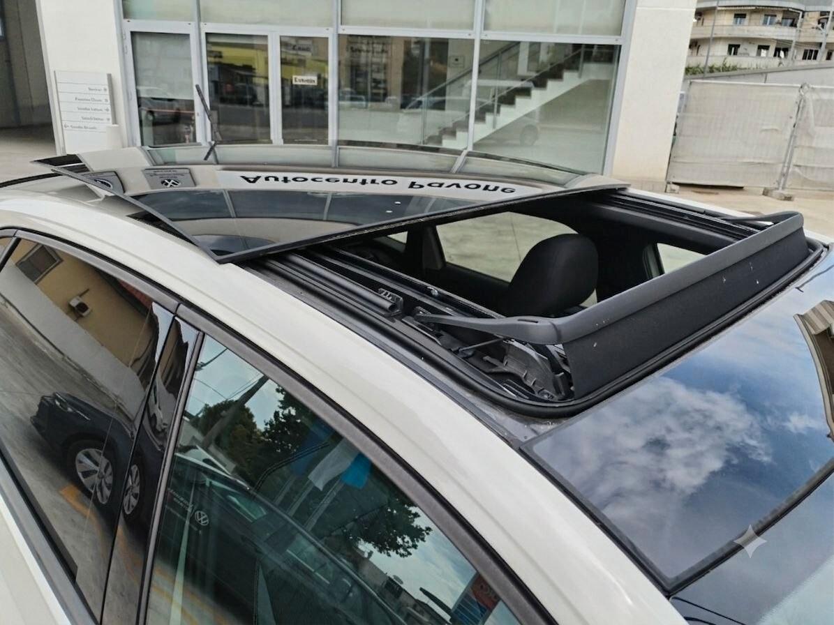 Volkswagen Taigo 1.5 TSI ACT 150 CV DSG R-Line