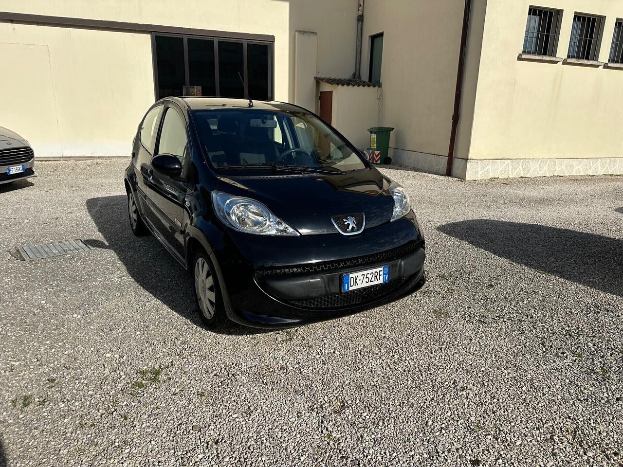 Peugeot 107 1.0 68CV 5p. Sweet Years