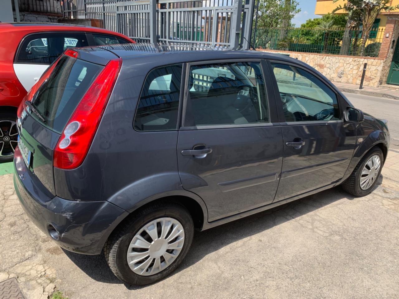Ford Fiesta 1.4 16V 5p. Ghia