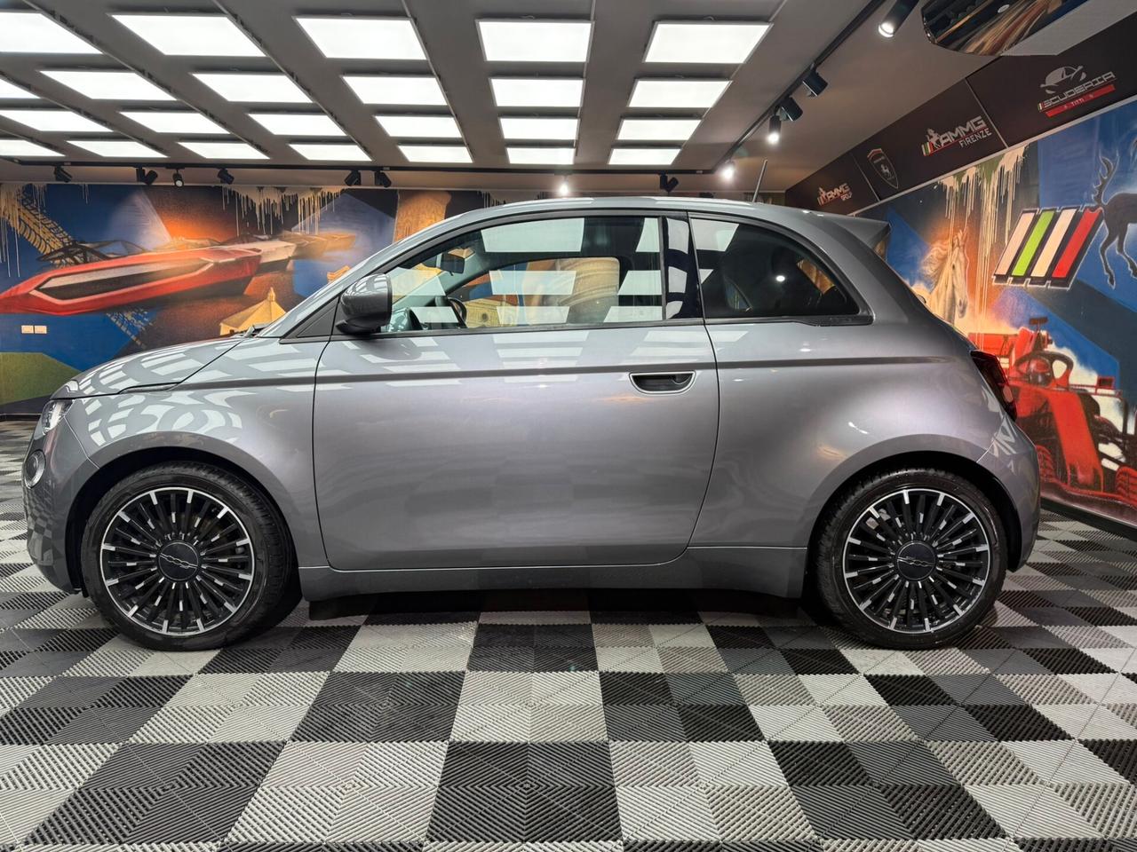 Fiat 500 500e Berlina 42 kWh La Prima (732)