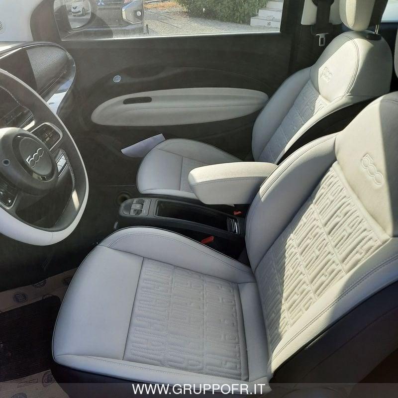 FIAT 500 La Prima Berlina 320 42 kWh