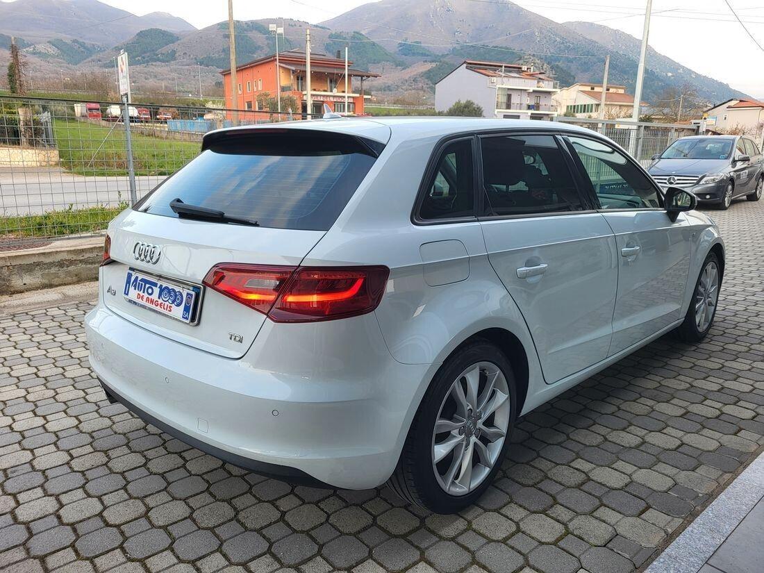 Audi A3 SPB 2.0 TDI 150 CV S tronic + F1 ***S-LINE EDITION ***