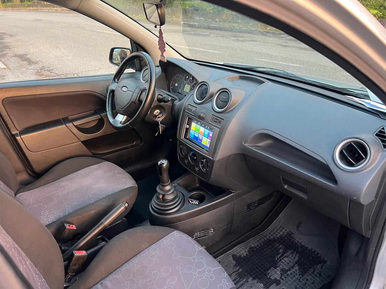 Ford Fiesta 1.4 TDCi 5p. Ghia ok neopatentato