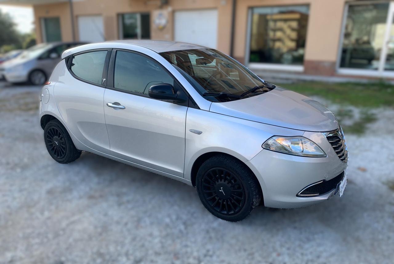 Lancia Ypsilon 1.3 MJT 75 CV Platinum