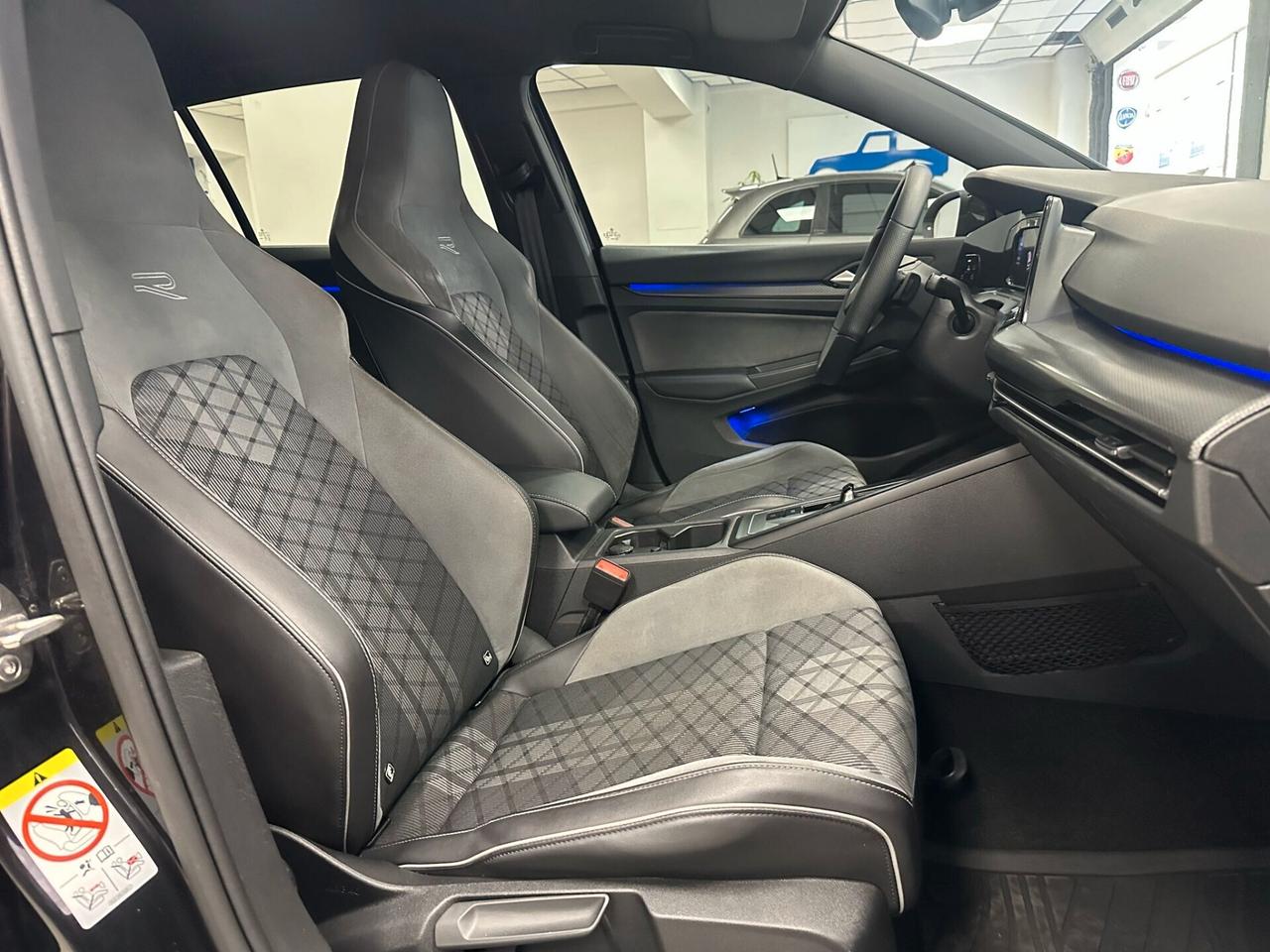 Volkswagen Golf 2.0 TDI 150 CV DSG SCR R-Line